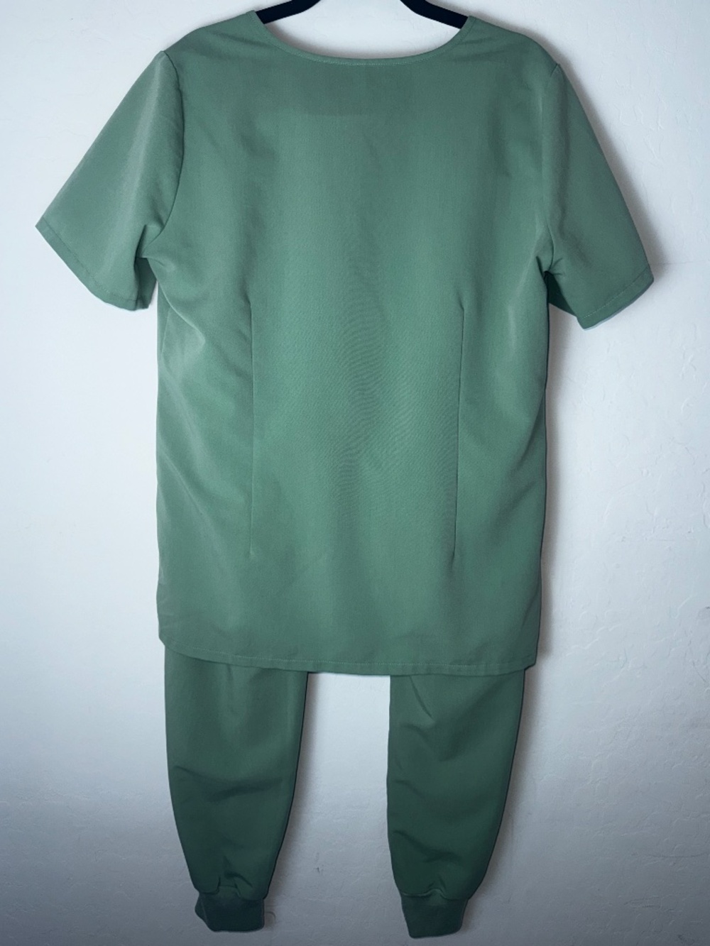 FIGS Jade Catarina Scrub Top Zamora Joggers Set Medium Green Nurse Scrubs - Picture 4 of 14